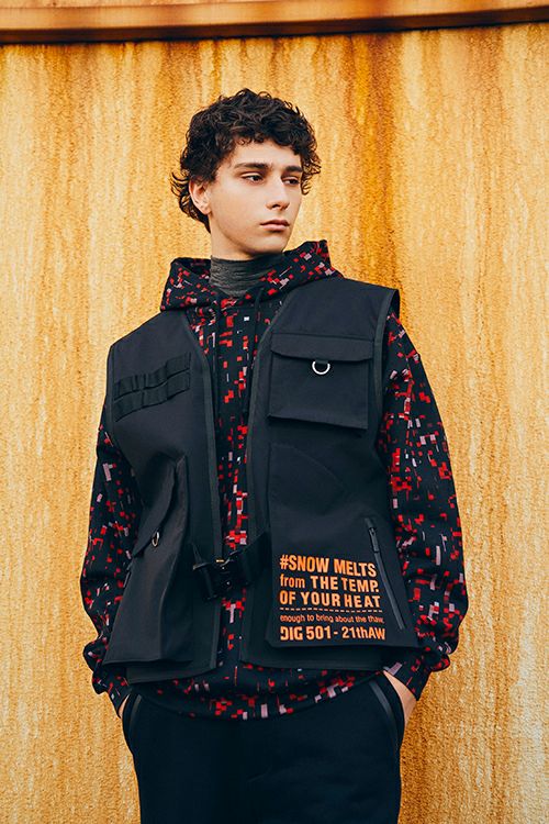 000000000048-08-l.jpg?t=